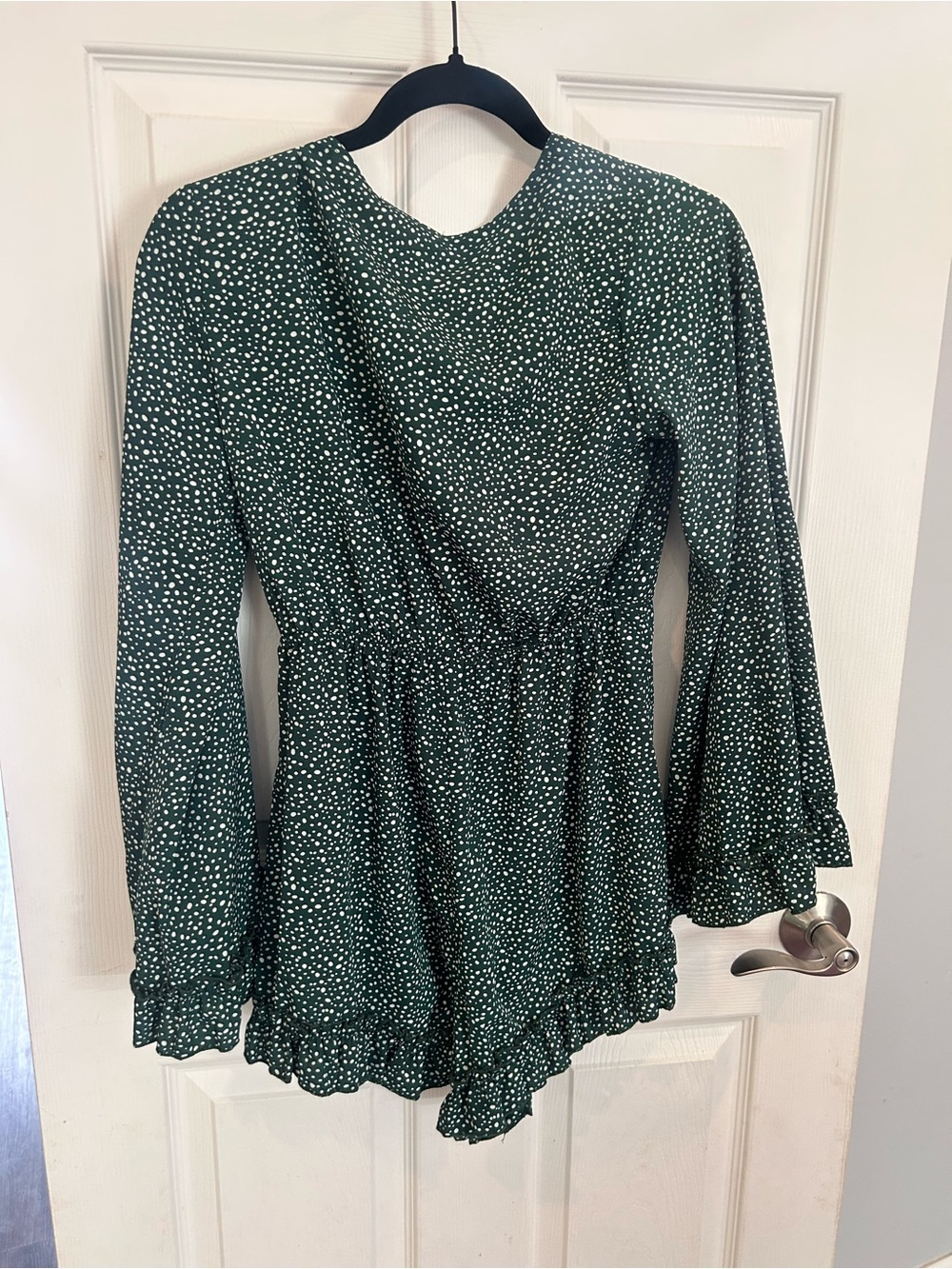 Green & white front tie & ruffle hem romper Shein size S - Picture 4 of 5